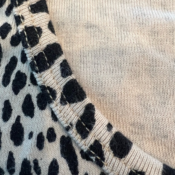 Leopard Crop T-shirt. - Picture 3 of 8